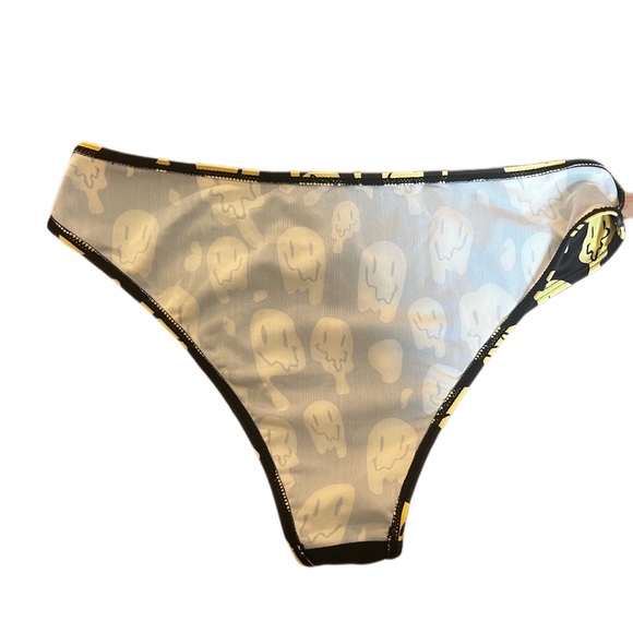 ❌SOLD❌Romwe Melting Smiley Face Bikini - Picture 9 of 9